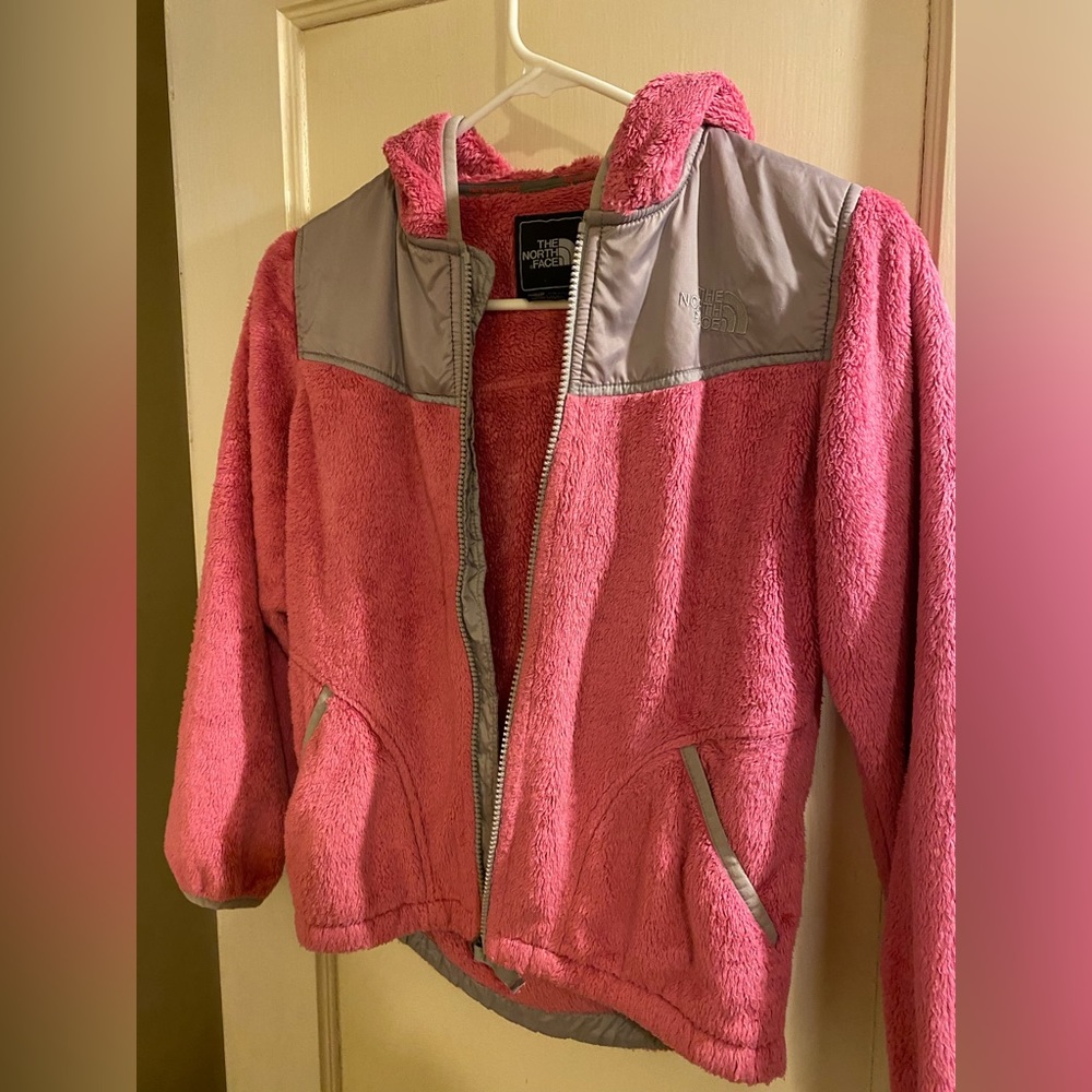 Great condition girls size Medium north face fuzzy jacket